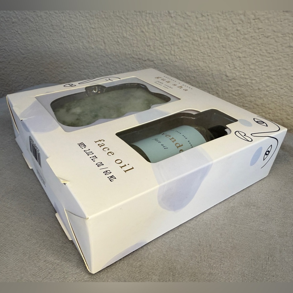 Jade Gua Sha Tool + Lavender Oil Set — Addison & Gates - Picture 4 of 10